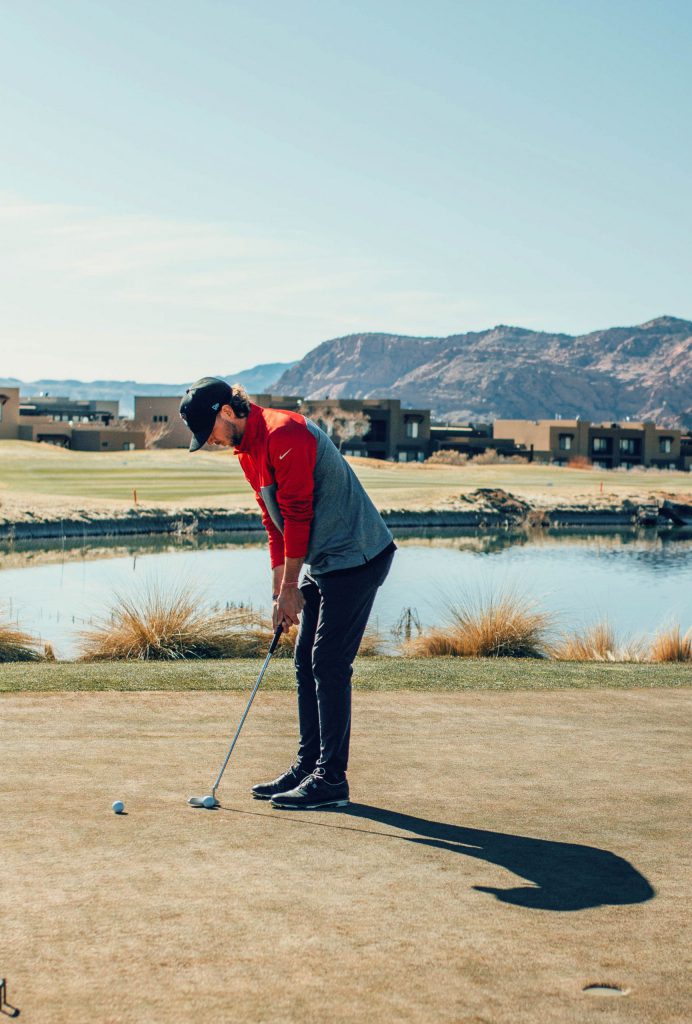 DSU men's golf battles strong winds in spring debut